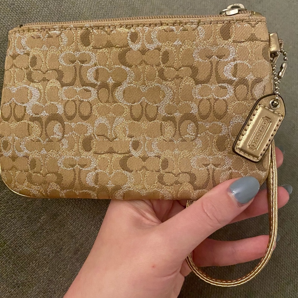 Vintage Y2K Coach Bag - Gold Metallic Signature Wristlet ✨